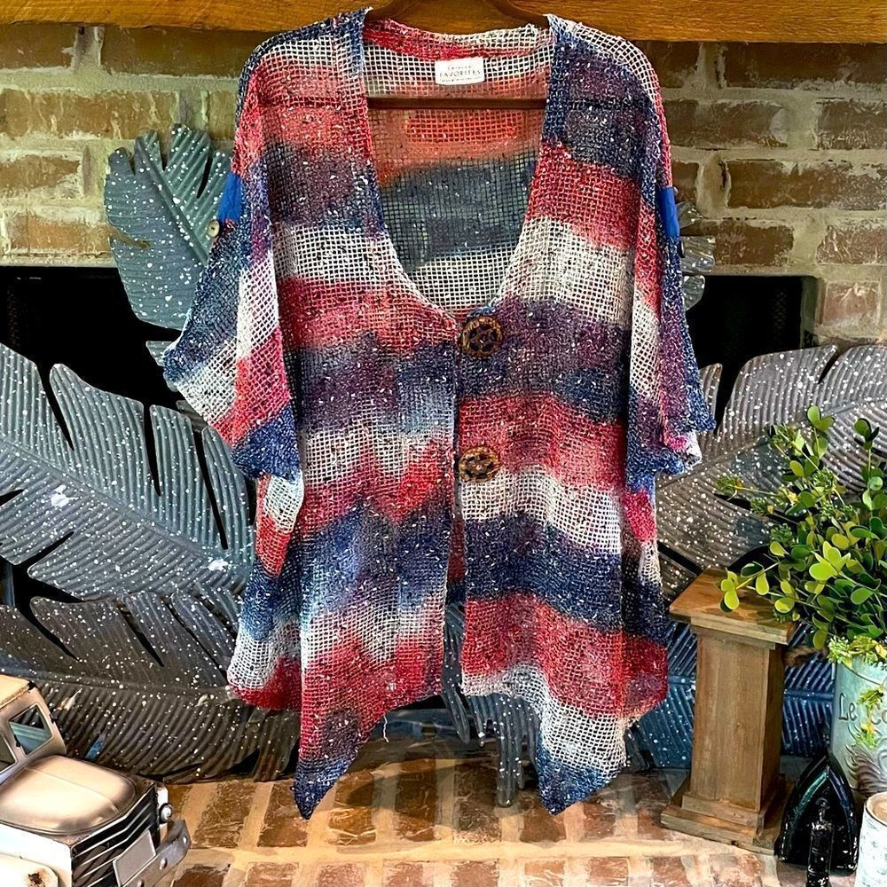 Nwot Catalog Favorites OS Patriotic Fishnet Tunic/Coverup with Wooden Buttons